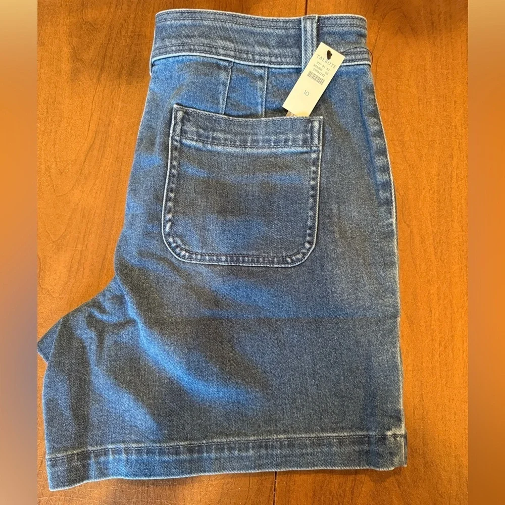 NWT Talbots Patch Pocket Blue Denim Shorts SZ 10; Purchased May 2025